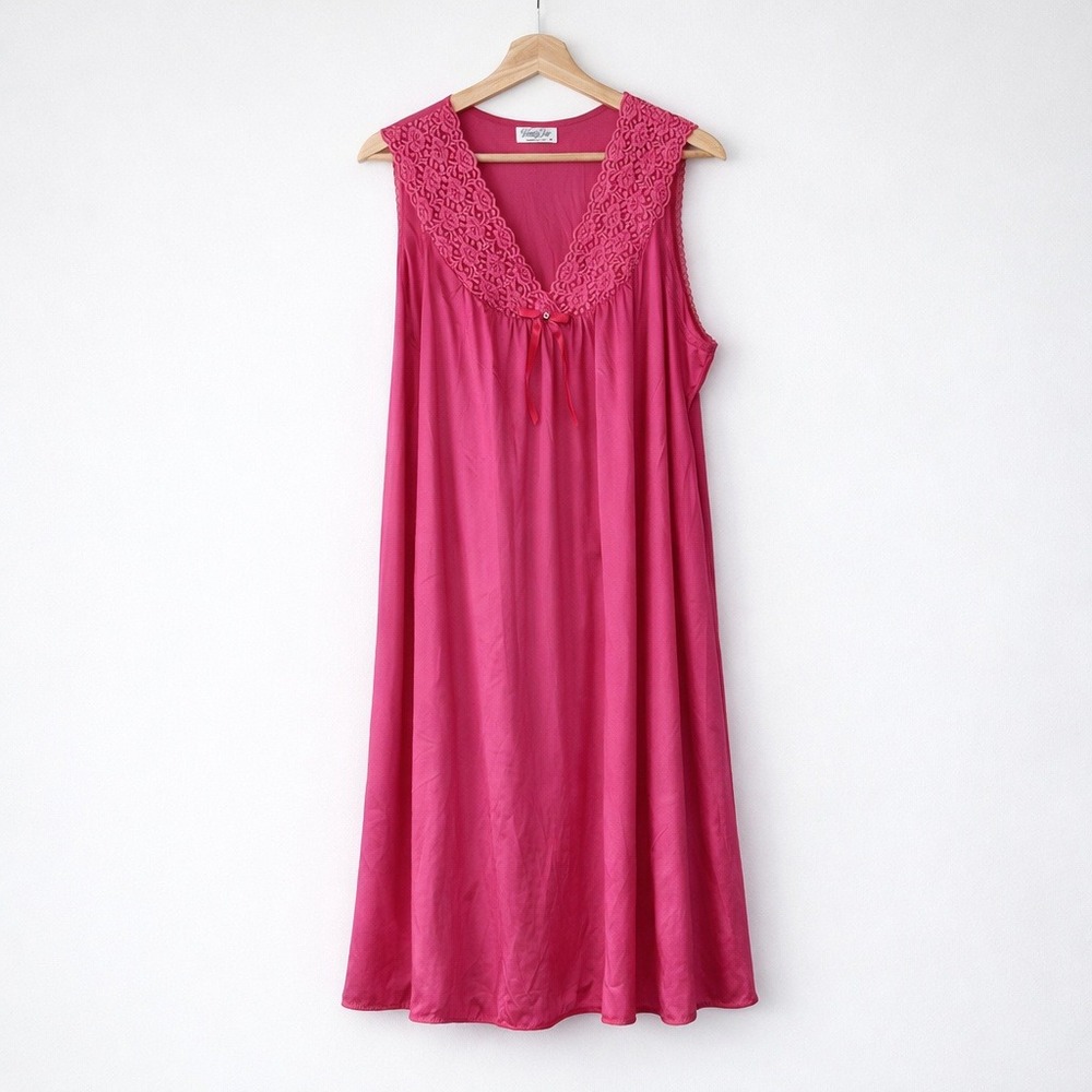 Vanity Fair Pink Nylon Nightgown Lace Trim 70s 80s Vintage Lingerie Sleepwear XL